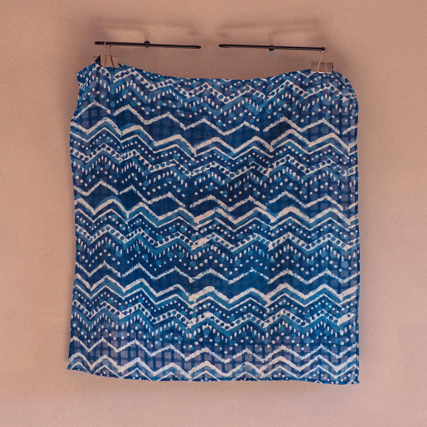 Waves Blockprint Bandana Indigo